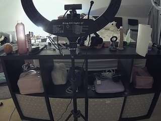 voyeurcam-julmodels-whitebed-6