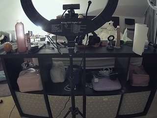 voyeurcam-julmodels-whitebed-6 live cam profile