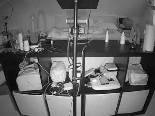 voyeurcam-julmodels-whitebed-6