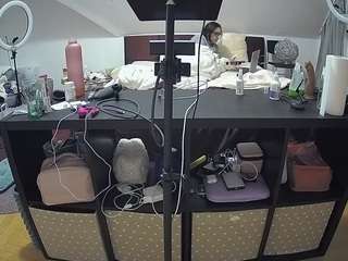 voyeurcam-julmodels-whitebed-6 live cam profile