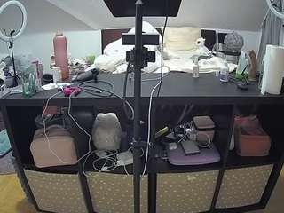 voyeurcam-julmodels-whitebed-6 live cam profile