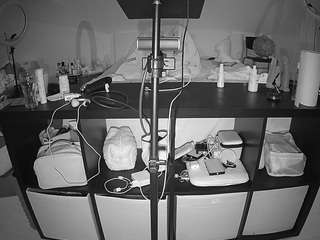 voyeurcam-julmodels-whitebed-6 live cam profile