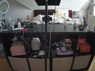 voyeurcam-julmodels-whitebed-6 live cam profile
