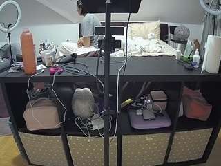 voyeurcam-julmodels-whitebed-6 live cam profile