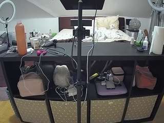 voyeurcam-julmodels-whitebed-6 live cam profile