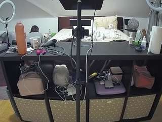 voyeurcam-julmodels-whitebed-6 live cam profile