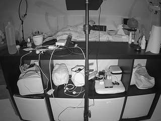 voyeurcam-julmodels-whitebed-6 webcam