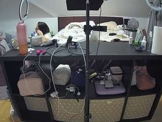 voyeurcam-julmodels-whitebed-6 live cam profile