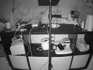 voyeurcam-julmodels-whitebed-6