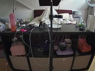 voyeurcam-julmodels-whitebed-6 live cam profile