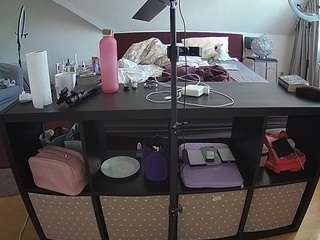 voyeurcam-julmodels-whitebed-6