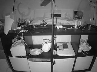 voyeurcam-julmodels-whitebed-6 webcam