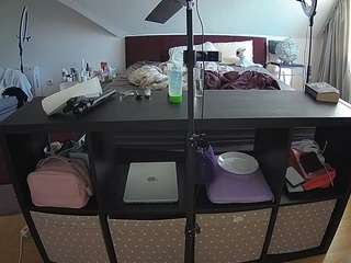 voyeurcam-julmodels-whitebed-6