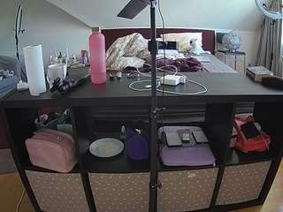 voyeurcam-julmodels-whitebed-6