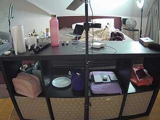 voyeurcam-julmodels-whitebed-6