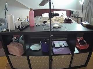 voyeurcam-julmodels-whitebed-6