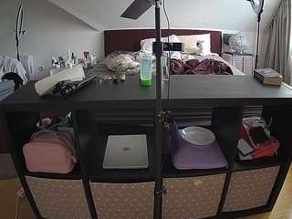 voyeurcam-julmodels-whitebed-6 - Live HD Webcam