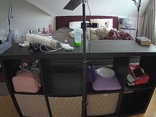 voyeurcam-julmodels-whitebed-6 - Live HD Webcam
