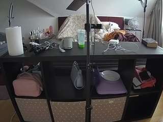 voyeurcam-julmodels-whitebed-6 webcam