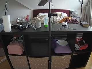 voyeurcam-julmodels-whitebed-6 webcam