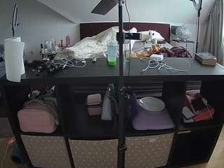 voyeurcam-julmodels-whitebed-6