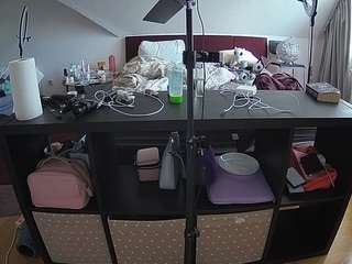 voyeurcam-julmodels-whitebed-6