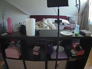 voyeurcam-julmodels-whitebed-6