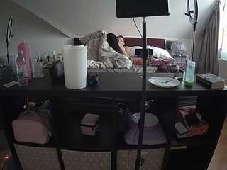 voyeurcam-julmodels-whitebed-6