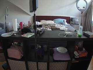 voyeurcam-julmodels-whitebed-6 webcam