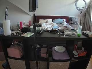 voyeurcam-julmodels-whitebed-6