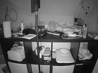 voyeurcam-julmodels-whitebed-6