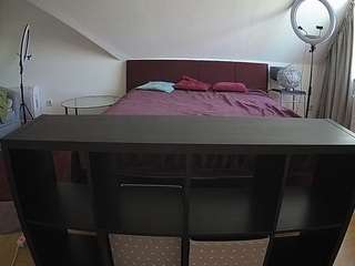 voyeurcam-julmodels-whitebed-6