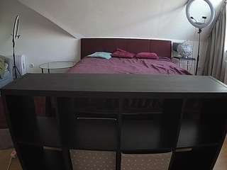 voyeurcam-julmodels-whitebed-6