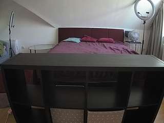 voyeurcam-julmodels-whitebed-6