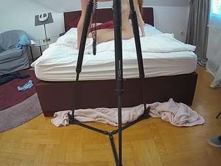 voyeurcam-julmodels-whitebed-6 webcam