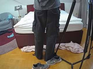 voyeurcam-julmodels-whitebed-6 webcam