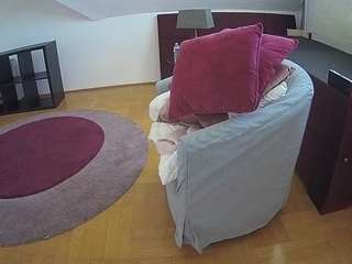 voyeurcam-julmodels-whitebed-6 webcam