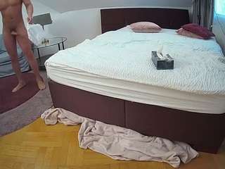 voyeurcam-julmodels-whitebed-6 webcam