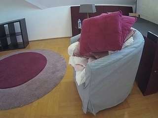 voyeurcam-julmodels-whitebed-6 webcam