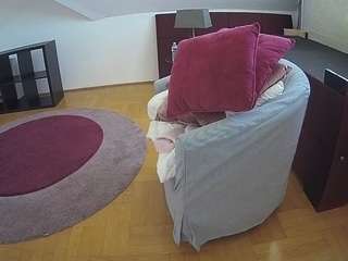 voyeurcam-julmodels-whitebed-6 webcam