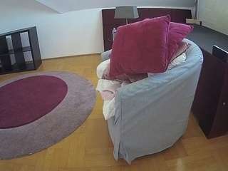 voyeurcam-julmodels-whitebed-6 webcam