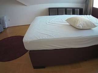 voyeurcam-julmodels-whitebed-6 Profile Image