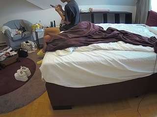 voyeurcam-julmodels-whitebed-6 webcam