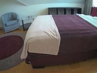 le modèle voyeurcam-julmodels-whitebed-6 est en webcam porno dans un show sur le site camsoda, il possède les tags suivants: ass,beautiful,bedroom,bra,flashing,julmodels-house,moaning,pov,voyeur,hd