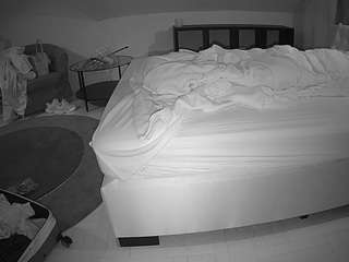 โมเดลนี้กำลังถ่ายทอดสดอยู่. voyeurcam-julmodels-whitebed-6