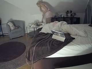 voyeurcam-julmodels-whitebed-6
