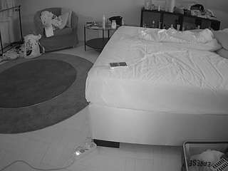 voyeurcam-julmodels-whitebed-6