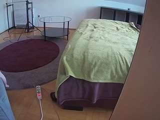 voyeurcam-julmodels-whitebed-6