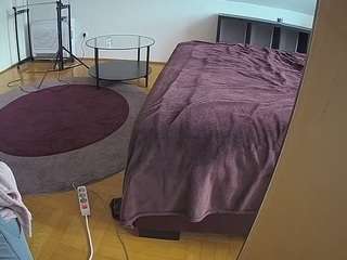 voyeurcam-julmodels-whitebed-6