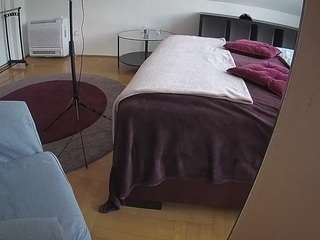 voyeurcam-julmodels-whitebed-6